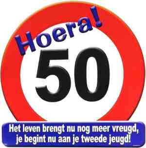 Foto: Hulde stopbord decoratie 50 jaar   50 x 50 cm   feestartikelenversiering verjaardag leeftijden   verkeersbord