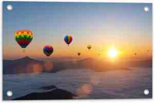Foto: Tuinposter luchtballonnen zwevend bij bergtoppen boven het wolkendek   60x40 cm foto op tuinposter wanddecoratie voor buiten en binnen