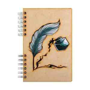 Foto: Komoni   duurzaam houten notitieboek   dagboek   gerecycled papier   navulbaar   a6   gelinieerd   veer inkt