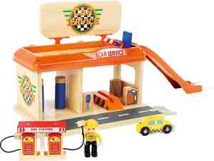 Foto: Auto garage met tankstation   houten speelgoed vanaf 3 jaar   houten speelgoed auto