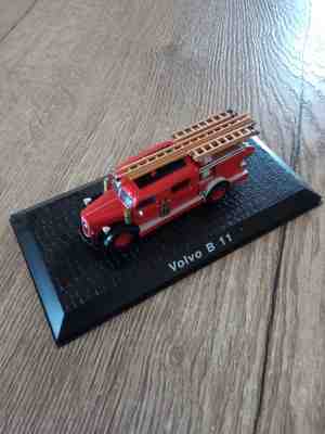 Foto: Volvo b 11 brandweerauto 1 72 edition atlas mint in box