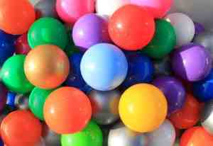 Foto: Ballenbakballen 60mm in 10 kleuren   200 stuks