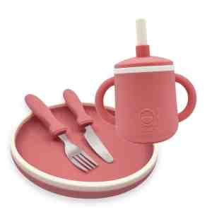 Foto: Smikkels   siliconen eetset   bordje mes vork en drinkbeker met oren   roze   kinderservies   kinderbordje   kinderbestek   duurzaam   bestek   servies   kind   kleuter   peuter