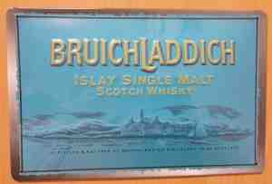 Foto: Bruichladdich scotch whisky reclamebord van metaal 30 x 20 cm gebold bord met relief metalen wandbord muurplaat vintage retro horeca wanddecoratie tekstbord decoratiebord reclameplaat wandplaat nostalgie cafe bar mancave kroeg