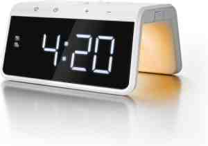 Foto: Caliber jupiter digitale wekker met draadloze oplader   dual alarmklok   geschikt als kinderwekker   8 kleuren nachtlampje   klokt dimt automatisch   kleur wit hcg019qi w