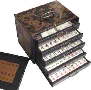 Foto: Mahjong spel in houten kist zwart m