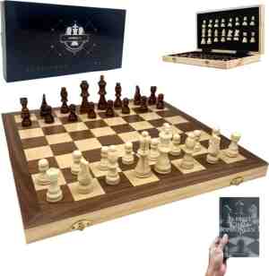 Foto: Wisely   luxe schaakspel   schaakset xl   schaken   schaakbord met schaakstukken   inclusief boekje met schaakstrategien   extra koningin   hout   inklapbaar   38cm bij 38cm