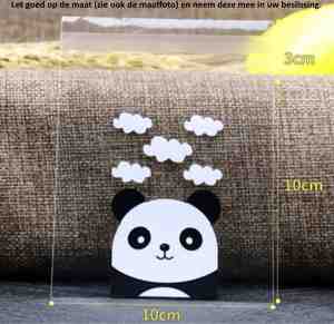 Foto: 50 uitdeelzakjes panda met wolkjes design 10 x 10 cm met plakstrip cellofaan plastic traktatie kado zakjes snoepzakjes koekzakjes koekje cookie bags panda with clouds
