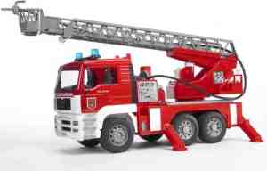 Foto: Bruder man brandweerwagen met draailadder   speelgoedvoertuig