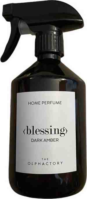 Foto: The olphactory luxe room spray huisparfum blessing dark amber warm en kruidig met rozen violen musk